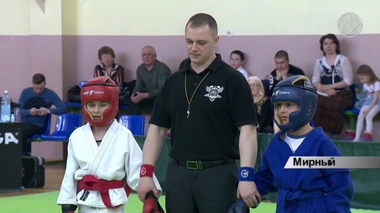 В Мирном состоялся турнир по рукопашному бою среди юношей и девушек