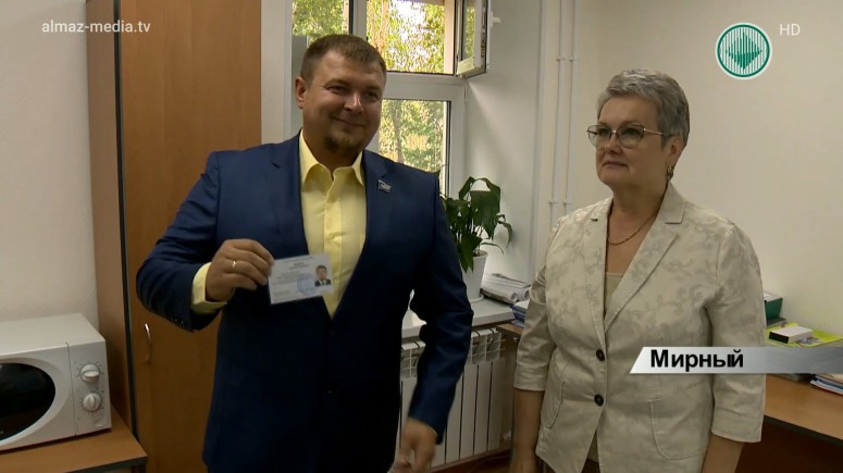 В Мирнинской ТИК зарегистрировали кандидатов на пост главы района