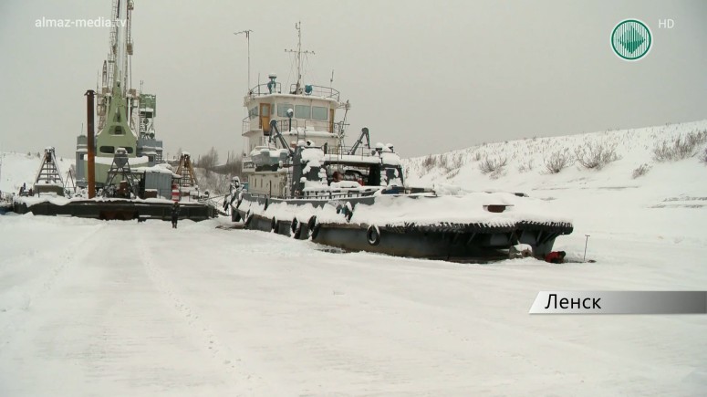 В затоне Ленского речного порта ускоряют темпы выморозки судов