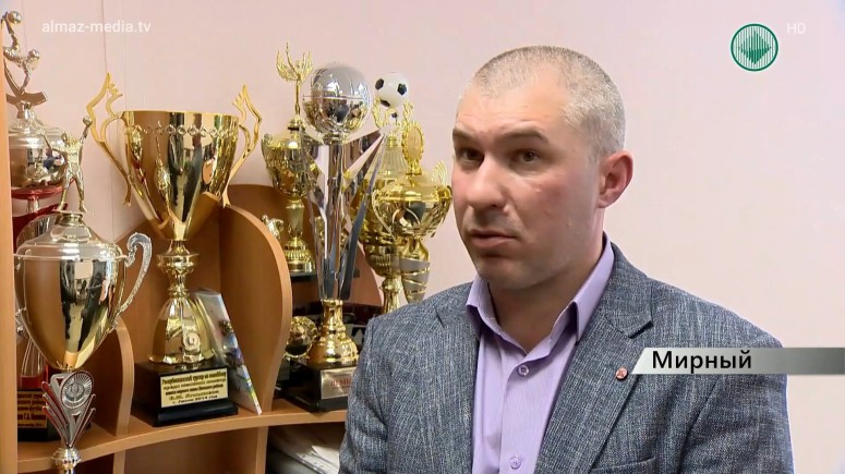 Сборную Мирнинского района по хоккею дисквалифицировали на чемпионате Якутии