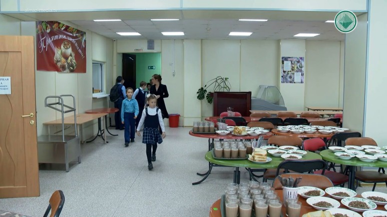 Школам Якутии выделят почти 420 миллионов рублей на организацию горячего питания