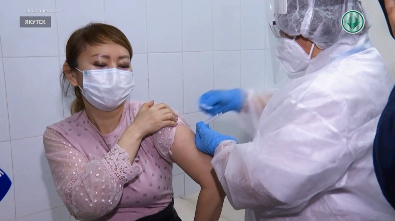 Вакцина "Спутник V" будет защищать от коронавируса около двух лет