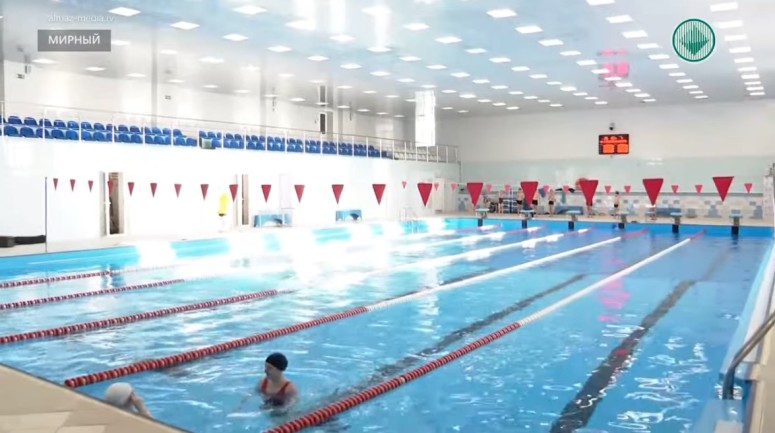 Тренеры бассейна «Кристалл» научат всех желающих правильно плавать