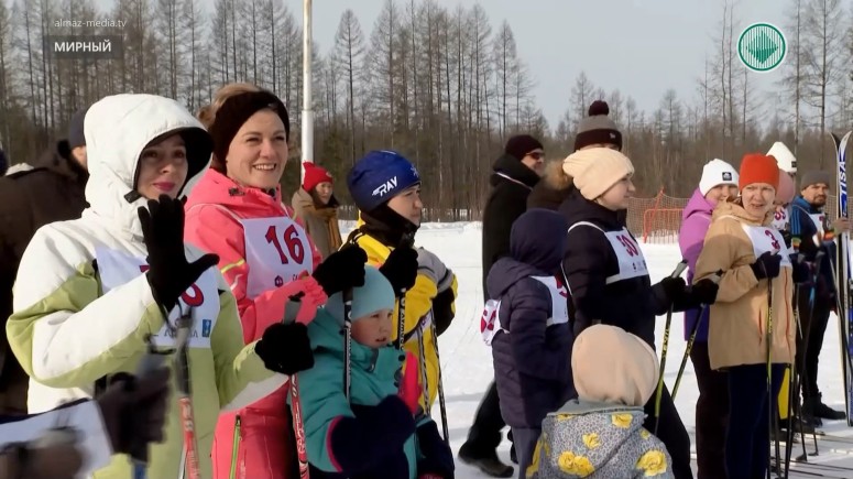 Юристы АЛРОСА собрали 80 тысяч рублей на лыжне