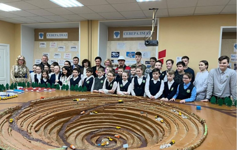 Ученики Новодвинской школы сделали макет трубки «Архангельская»