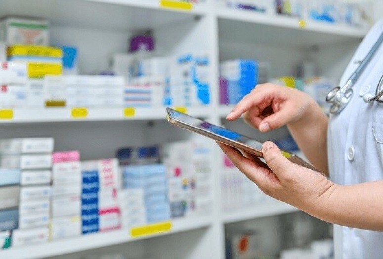 Госдума приняла закон об эксперименте по онлайн-продаже рецептурных лекарств