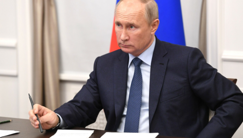 Единое пособие и ускоренный рост МРОТ. Путин провел совещание по поддержке семей с детьми