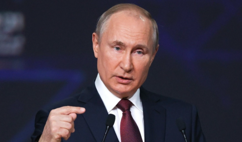 Путин: финансовая, банковская системы и экономика РФ в целом стабильны и развиваются